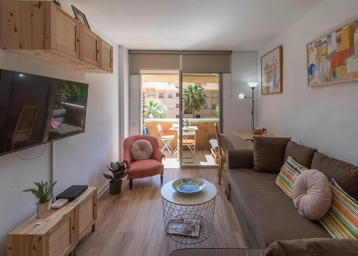 Cabopino Duplex, Swimming Pool, 5min Away, Chill Out Terrace And High-speed Wifi * 马尔韦利亚