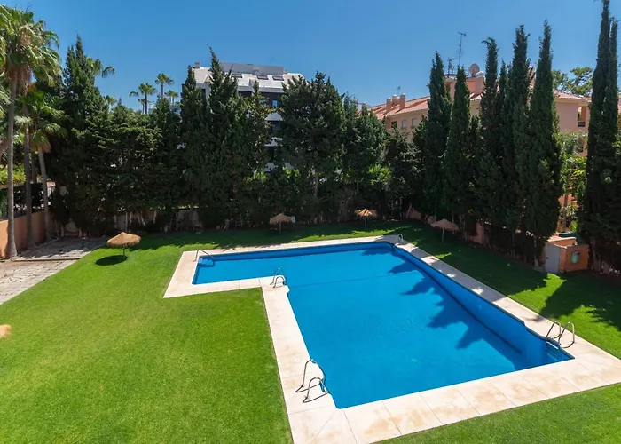 Cabopino Duplex, Swimming Pool, 5min Away, Chill Out Terrace And High-speed Wifi * 马尔韦利亚